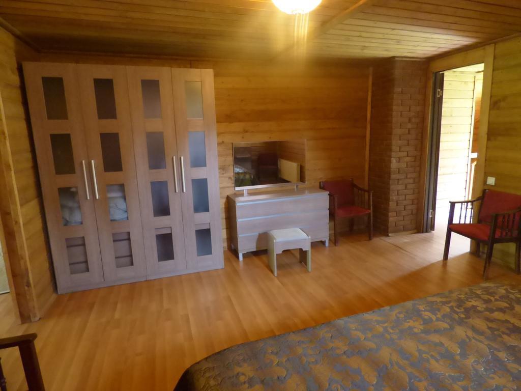 Hotel Hatsvali Mestia Szoba fotó