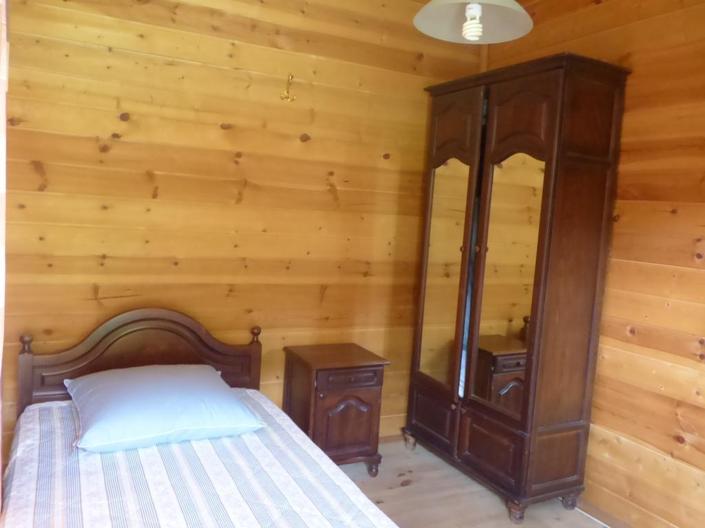 Hotel Hatsvali Mestia Szoba fotó