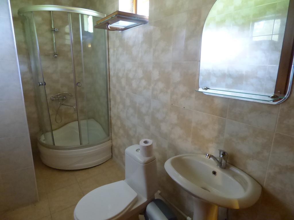 Hotel Hatsvali Mestia Szoba fotó