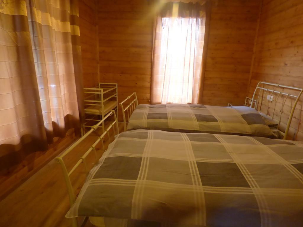 Hotel Hatsvali Mestia Szoba fotó